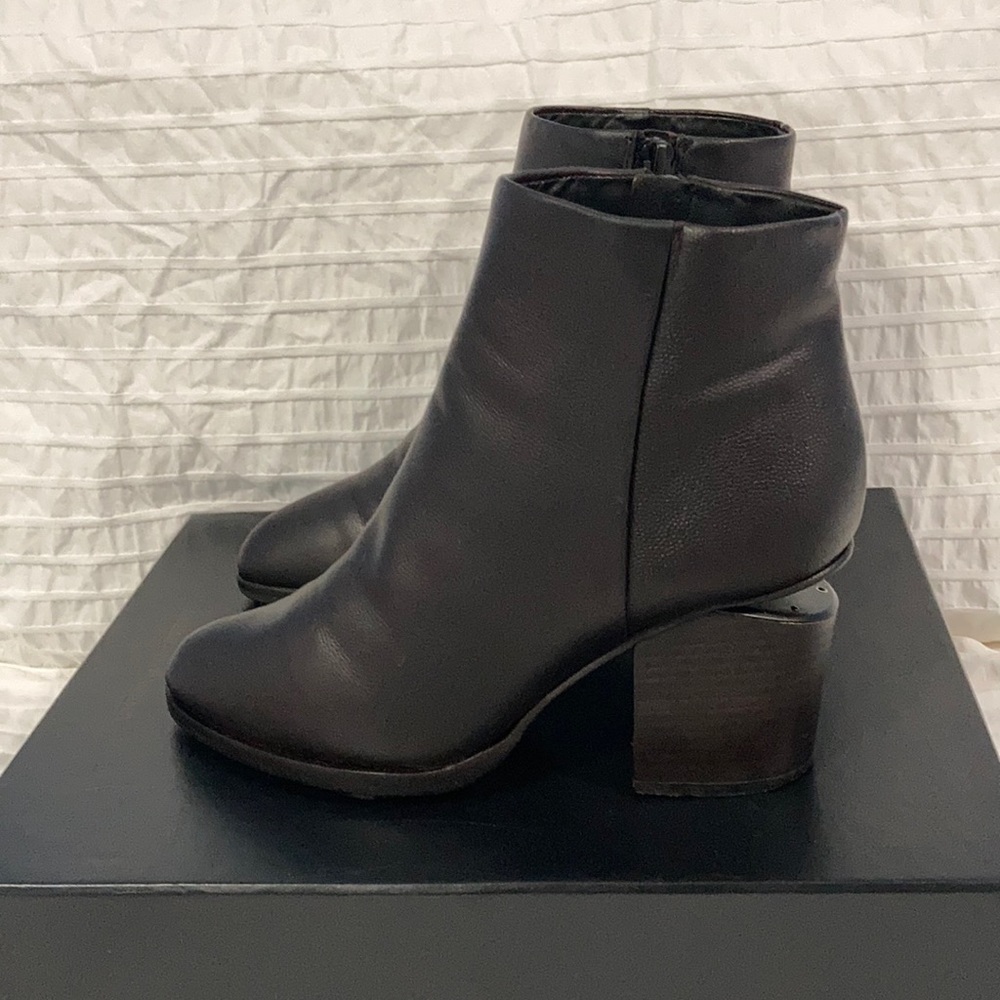 Alexander Wang Gabi size 6